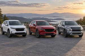 Кроссоверы класса Honda CR-V, Mazda CX-5 и Mitsubishi Outlander