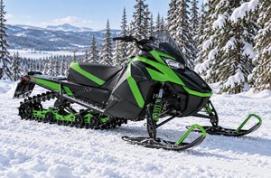 Спортивный снегоход класса Arctic Cat